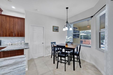 House in Cape Coral, Florida 3 bedrooms, 208.47 sq.m. № 1803141 - photo 16