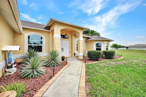 House in Cape Coral, Florida 3 bedrooms, 208.47 sq.m. № 1803141 - photo 5