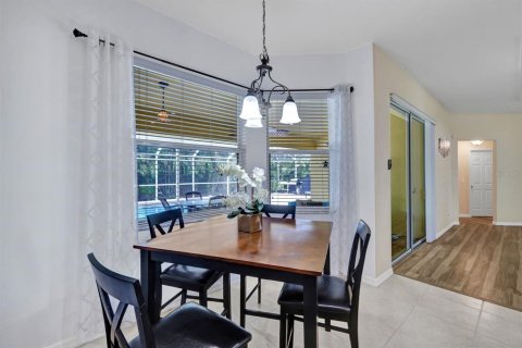 House in Cape Coral, Florida 3 bedrooms, 208.47 sq.m. № 1803141 - photo 17