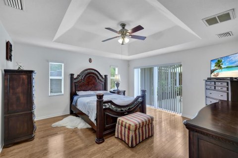 House in Cape Coral, Florida 3 bedrooms, 208.47 sq.m. № 1803141 - photo 18