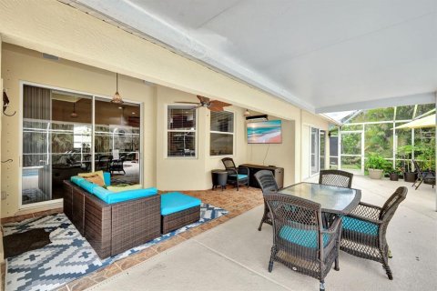 House in Cape Coral, Florida 3 bedrooms, 208.47 sq.m. № 1803141 - photo 29
