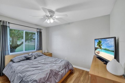 House in Cape Coral, Florida 3 bedrooms, 208.47 sq.m. № 1803141 - photo 22