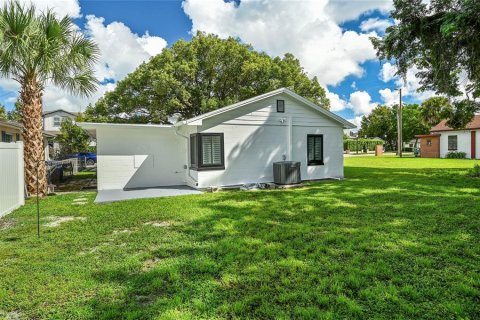 House in Winter Park, Florida 2 bedrooms, 85.84 sq.m. № 2380423 - photo 23