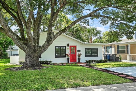 House in Winter Park, Florida 2 bedrooms, 85.84 sq.m. № 2380423 - photo 4