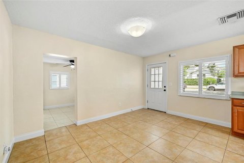House in Winter Park, Florida 2 bedrooms, 85.84 sq.m. № 2380423 - photo 6