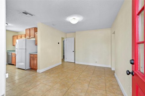 House in Winter Park, Florida 2 bedrooms, 85.84 sq.m. № 2380423 - photo 5