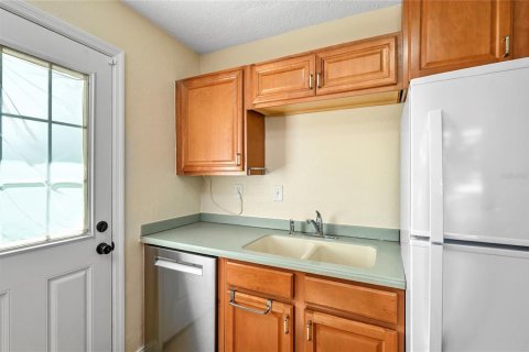 House in Winter Park, Florida 2 bedrooms, 85.84 sq.m. № 2380423 - photo 9