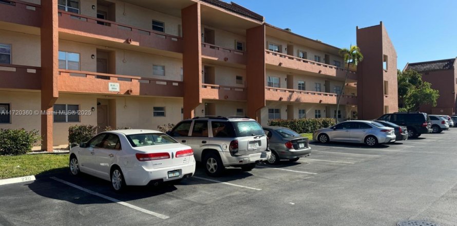 Condominio en Tamarac, Florida, 1 dormitorio № 1811738