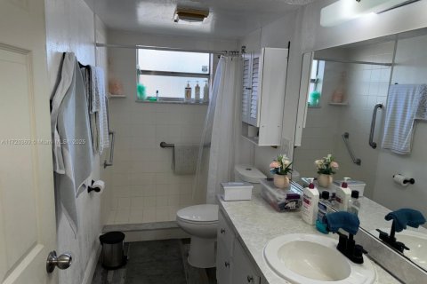Купить кондоминиум в Тамарак, Флорида 1 спальня, 67.82м2, № 1811738 - фото 13