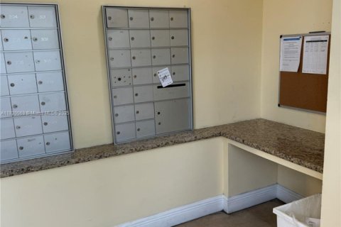 Снять в аренду кондоминиум в Майами, Флорида 1 спальня, 65.5м2, № 1781765 - фото 27