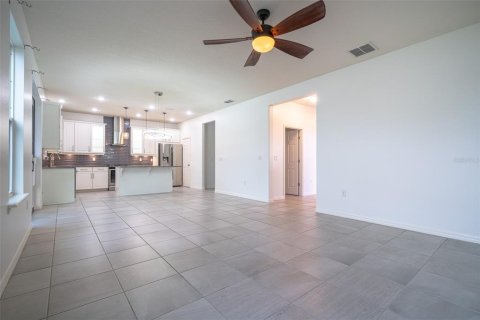 House in Kissimmee, Florida 3 bedrooms, 198.07 sq.m. № 2344952 - photo 13