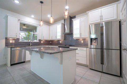 House in Kissimmee, Florida 3 bedrooms, 198.07 sq.m. № 2344952 - photo 8