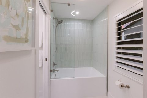 House in Longboat Key, Florida 3 bedrooms, 209.31 sq.m. № 1831865 - photo 20