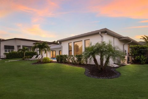 House in Longboat Key, Florida 3 bedrooms, 209.31 sq.m. № 1831865 - photo 25
