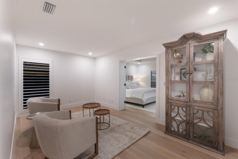 House in Longboat Key, Florida 3 bedrooms, 209.31 sq.m. № 1831865 - photo 14