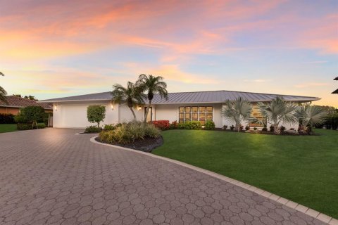 House in Longboat Key, Florida 3 bedrooms, 209.31 sq.m. № 1831865 - photo 2