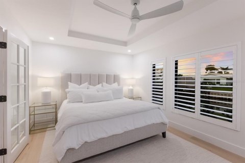 House in Longboat Key, Florida 3 bedrooms, 209.31 sq.m. № 1831865 - photo 11