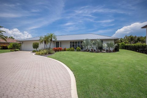 House in Longboat Key, Florida 3 bedrooms, 209.31 sq.m. № 1831865 - photo 28