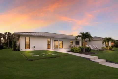 House in Longboat Key, Florida 3 bedrooms, 209.31 sq.m. № 1831865 - photo 24