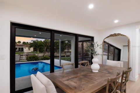 House in Longboat Key, Florida 3 bedrooms, 209.31 sq.m. № 1831865 - photo 8