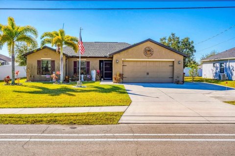 Villa ou maison à Cape Coral, Floride 3 chambres, 141.4 m2 № 2196357
