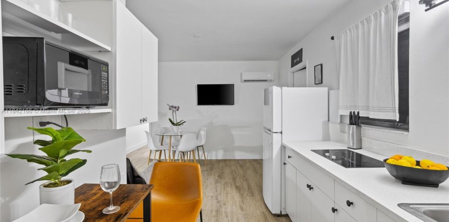 Villa ou maison à Miami, Floride 1 chambre, 69.68 m2 № 1834508