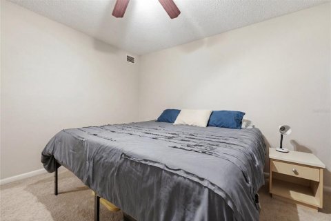 Commercial property in Gainesville, Florida 8 bedrooms, 87.51 sq.m. № 2323311 - photo 21