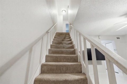 Commercial property in Gainesville, Florida 8 bedrooms, 87.51 sq.m. № 2323311 - photo 18