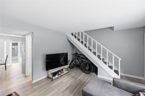 Commercial property in Gainesville, Florida 8 bedrooms, 87.51 sq.m. № 2323311 - photo 30