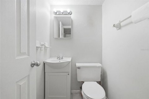 Commercial property in Gainesville, Florida 8 bedrooms, 87.51 sq.m. № 2323311 - photo 12