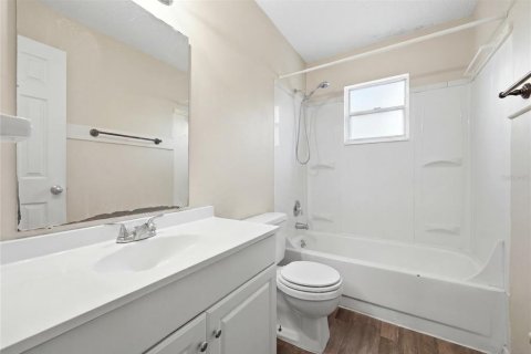 Commercial property in Gainesville, Florida 8 bedrooms, 87.51 sq.m. № 2323311 - photo 23