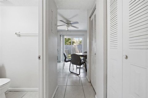 Commercial property in Gainesville, Florida 8 bedrooms, 87.51 sq.m. № 2323311 - photo 11