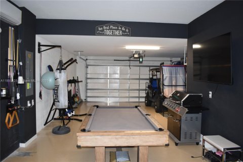 Casa en venta en Fort Myers, Florida, 5 dormitorios, 306.76 m2 № 1947243 - foto 20