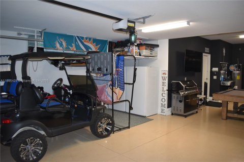 Casa en venta en Fort Myers, Florida, 5 dormitorios, 306.76 m2 № 1947243 - foto 21