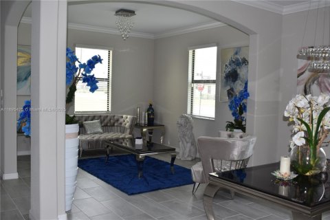 Casa en venta en Fort Myers, Florida, 5 dormitorios, 306.76 m2 № 1947243 - foto 11