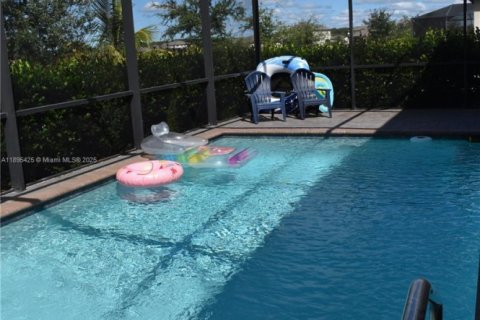 Casa en venta en Fort Myers, Florida, 5 dormitorios, 306.76 m2 № 1947243 - foto 23