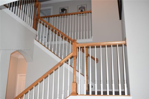 Casa en venta en Fort Myers, Florida, 5 dormitorios, 306.76 m2 № 1947243 - foto 17