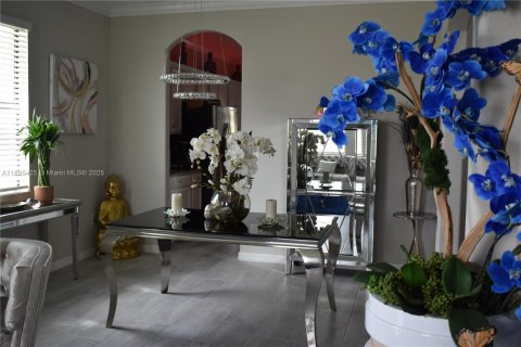 Casa en venta en Fort Myers, Florida, 5 dormitorios, 306.76 m2 № 1947243 - foto 10