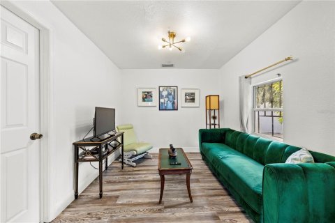 Immobilier commercial à vendre à Tampa, Floride: 4 chambres, 232.26 m2 № 2389321 - photo 7