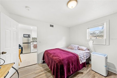 Immobilier commercial à vendre à Tampa, Floride: 4 chambres, 232.26 m2 № 2389321 - photo 26