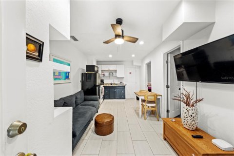 Immobilier commercial à vendre à Tampa, Floride: 4 chambres, 232.26 m2 № 2389321 - photo 21