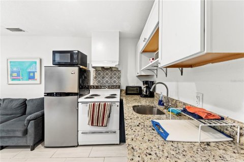 Immobilier commercial à vendre à Tampa, Floride: 4 chambres, 232.26 m2 № 2389321 - photo 23