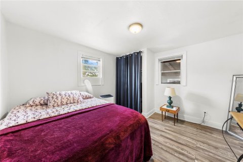 Immobilier commercial à vendre à Tampa, Floride: 4 chambres, 232.26 m2 № 2389321 - photo 25