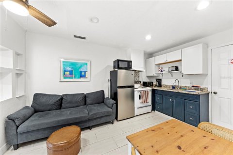 Immobilier commercial à vendre à Tampa, Floride: 4 chambres, 232.26 m2 № 2389321 - photo 22