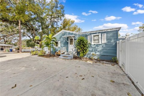 Immobilier commercial à vendre à Tampa, Floride: 4 chambres, 232.26 m2 № 2389321 - photo 3