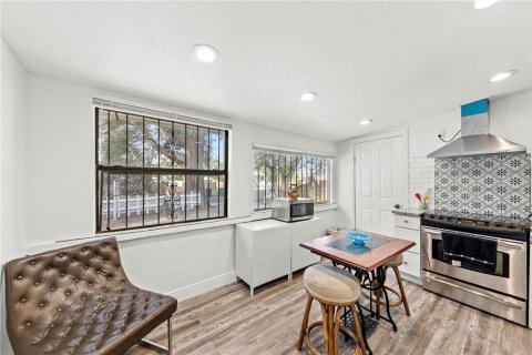Immobilier commercial à vendre à Tampa, Floride: 4 chambres, 232.26 m2 № 2389321 - photo 5