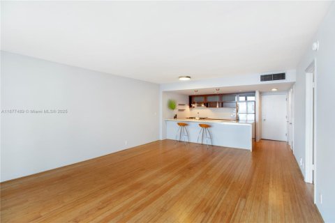 Condo in Miami Beach, Florida, 1 bedroom  № 1923382 - photo 7