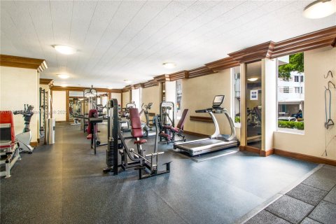 Condo in Miami Beach, Florida, 1 bedroom  № 1923382 - photo 16