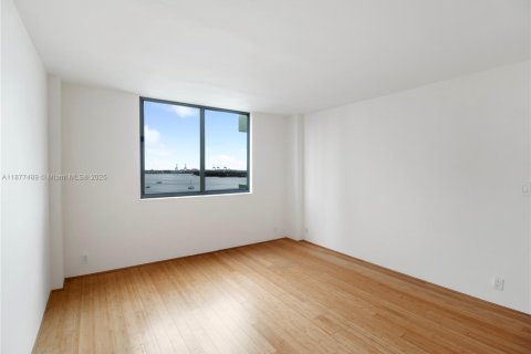 Condo in Miami Beach, Florida, 1 bedroom  № 1923382 - photo 11