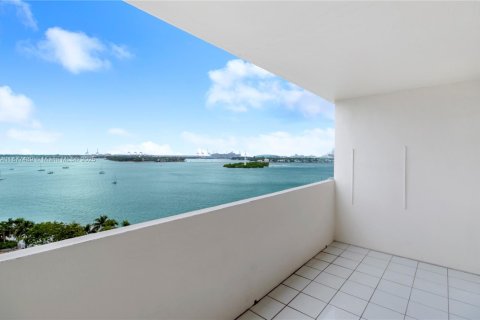 Condo in Miami Beach, Florida, 1 bedroom  № 1923382 - photo 3